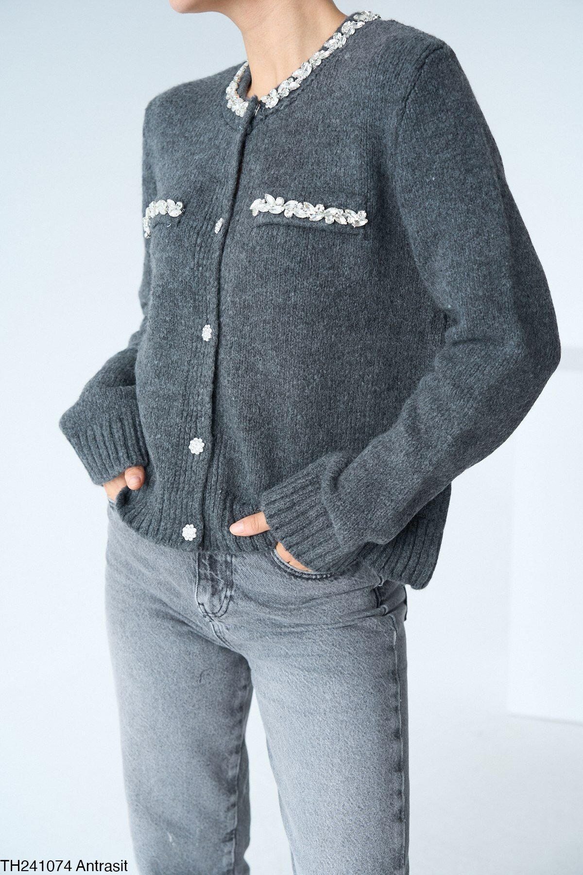 TAŞLI DÜĞMELİ HIRKA